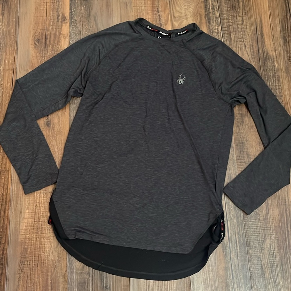 Sz M Spyder Active shirt